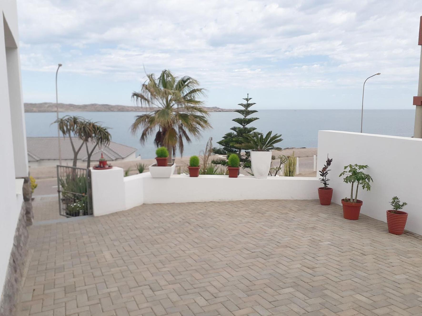 Shark Island Guesthouse Luderitz Luaran gambar
